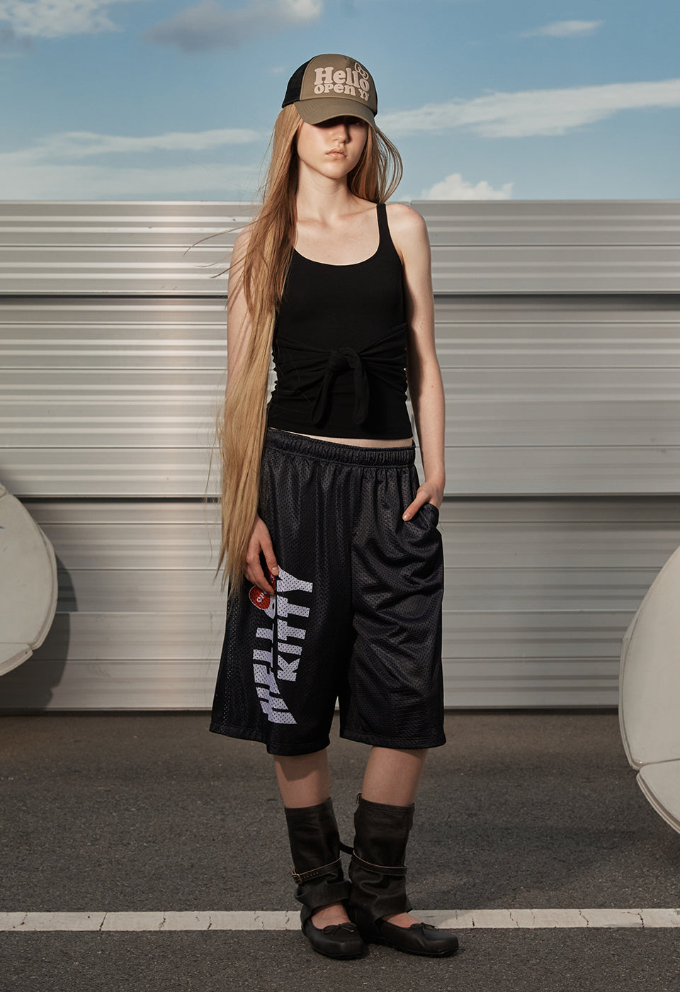 KNOTTED SLEEVELESS BLACK