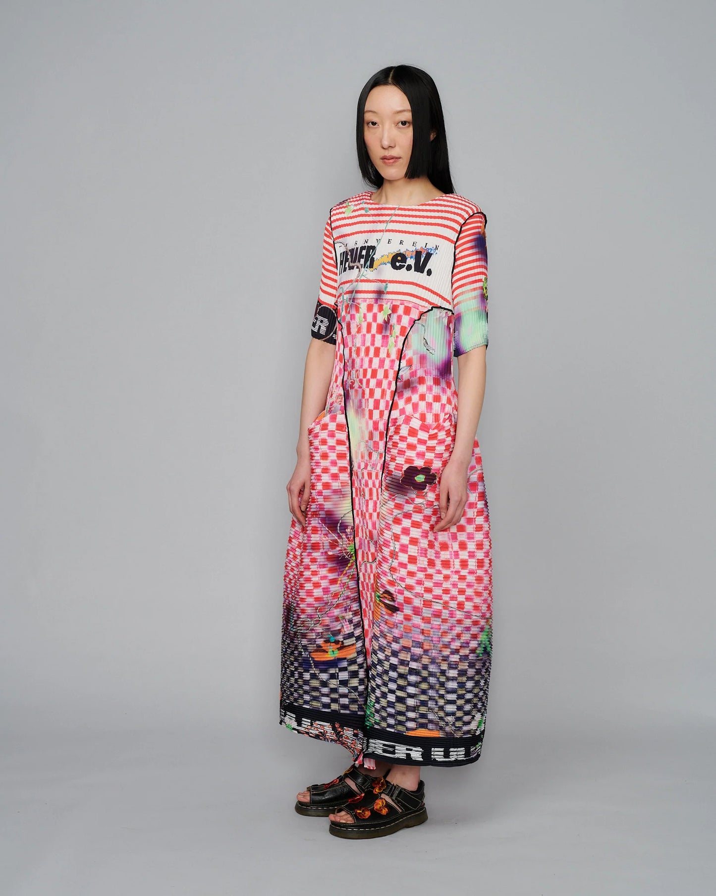 HANDLPLEATED UMA DRESS IN LOTHAR