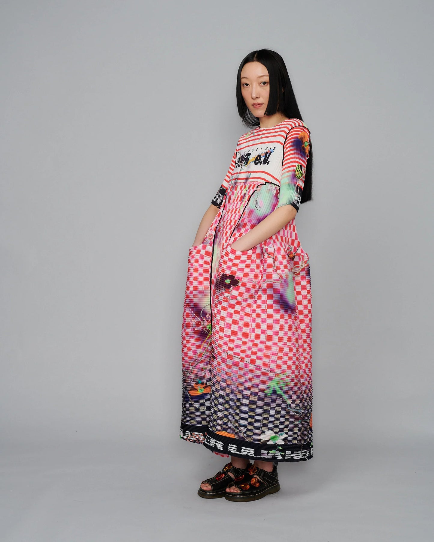 HANDLPLEATED UMA DRESS IN LOTHAR