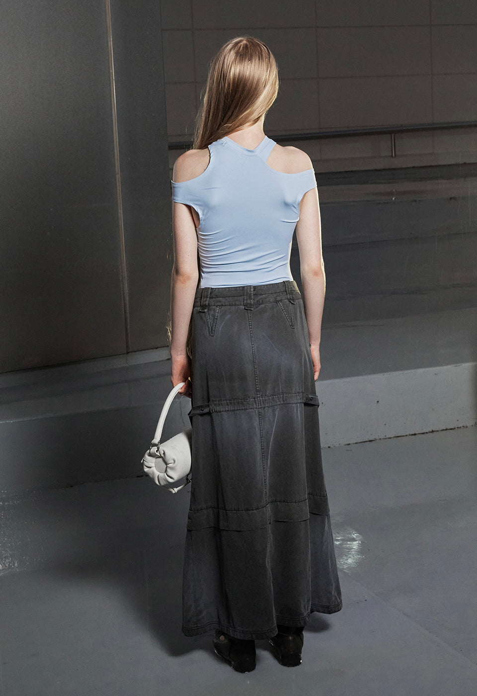 TWISTED CUT-OUT TOP SKY BLU