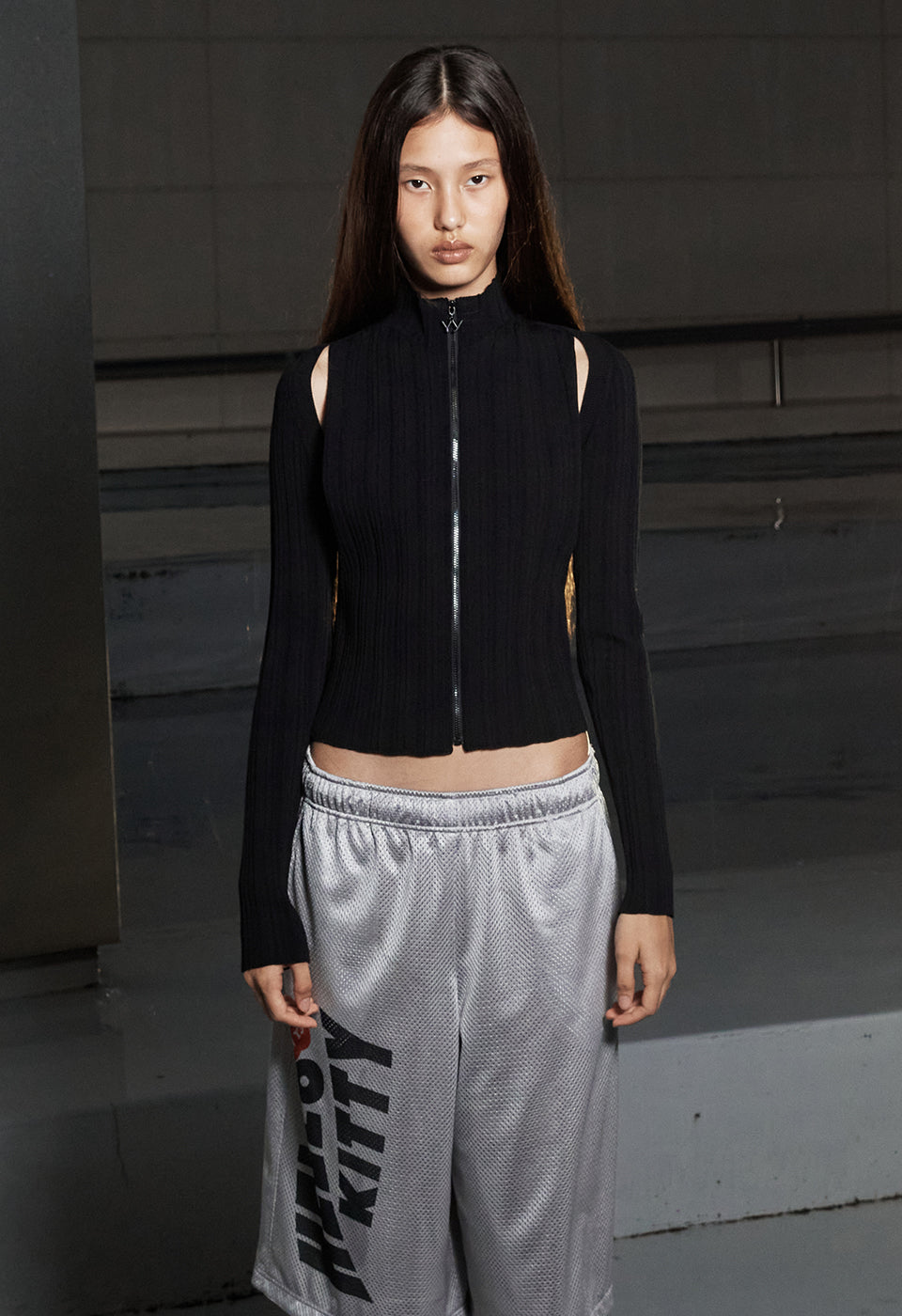 PLEATED BOLERO CARDIGAN BLACK