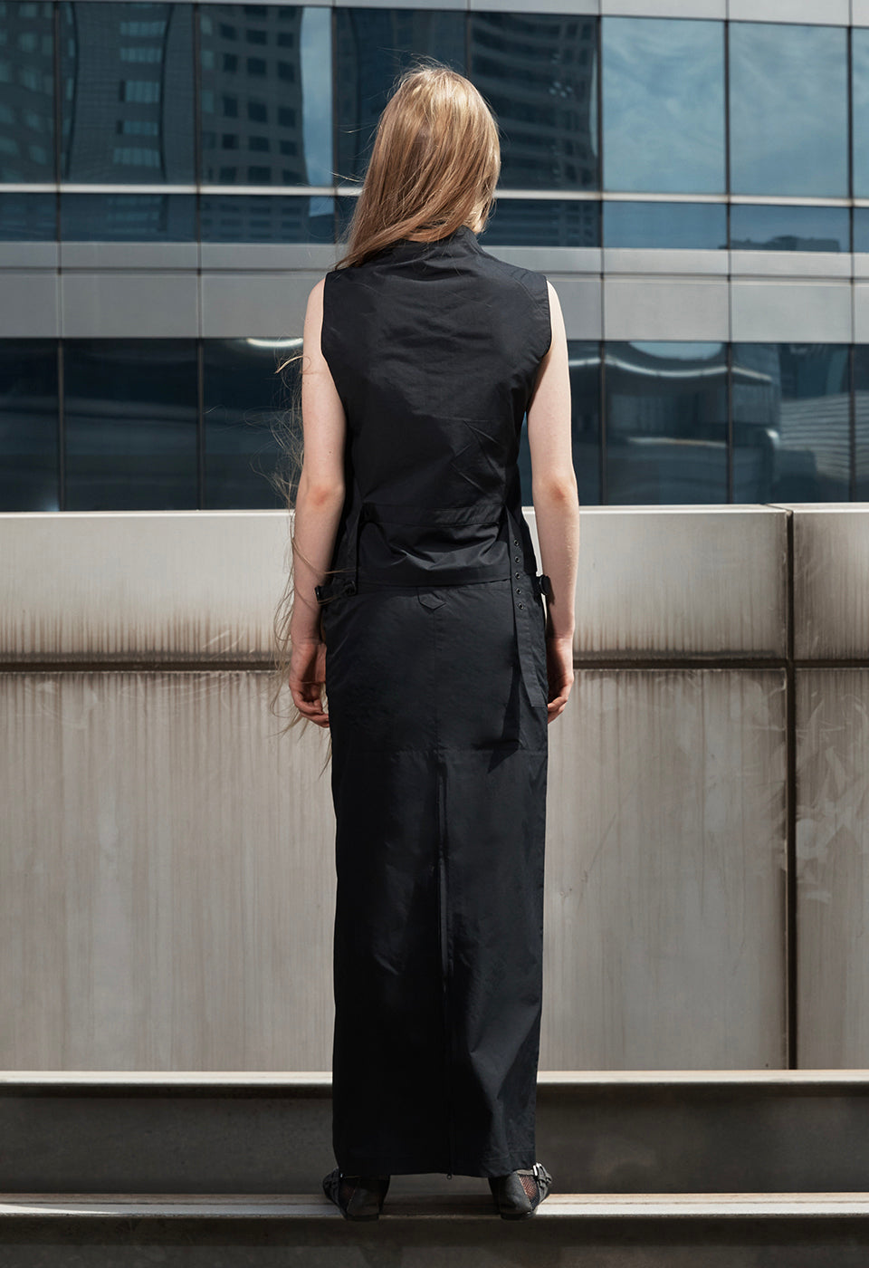 STRAP-LAYERED MAXI SKIRT BLACK