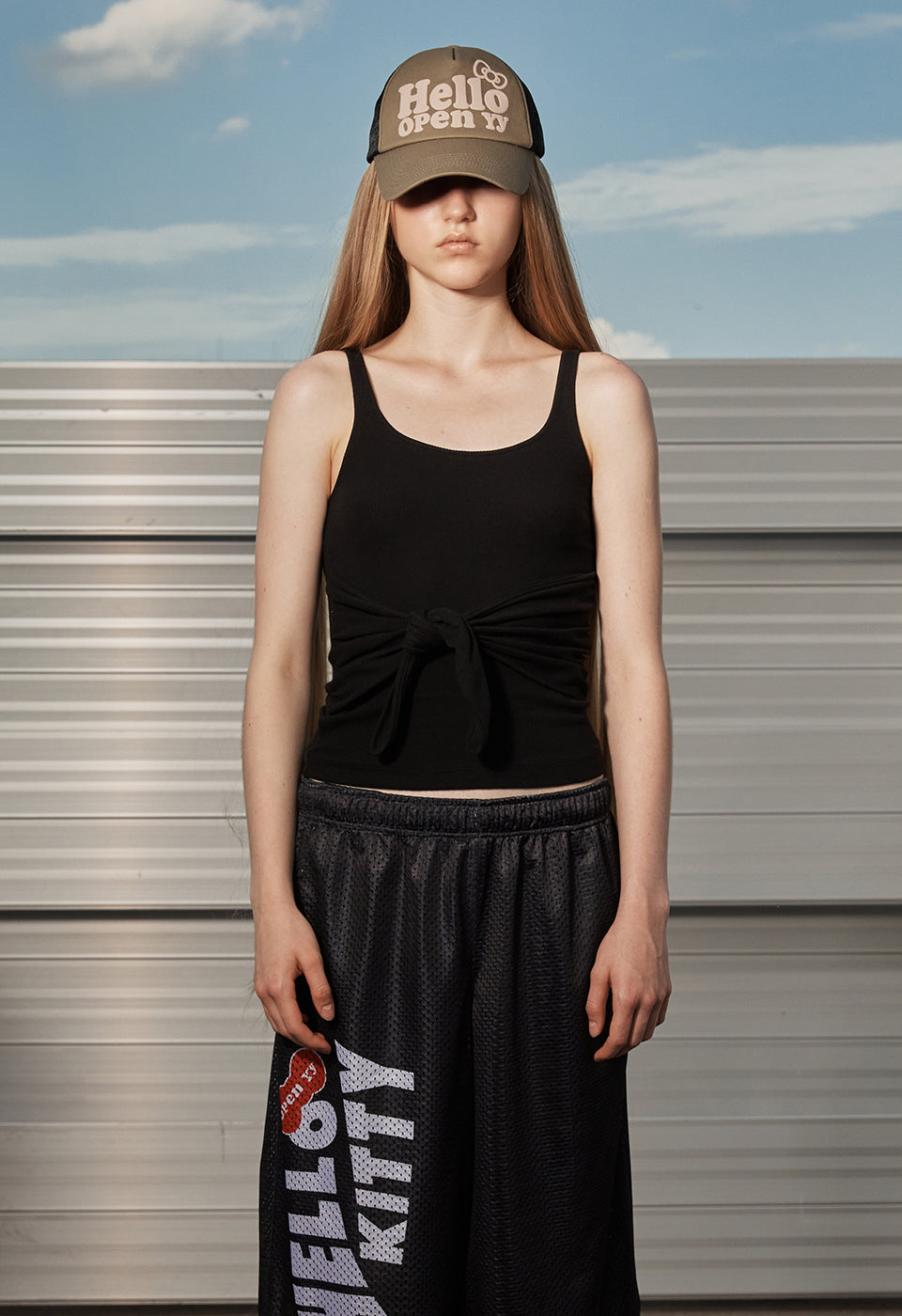 KNOTTED SLEEVELESS BLACK