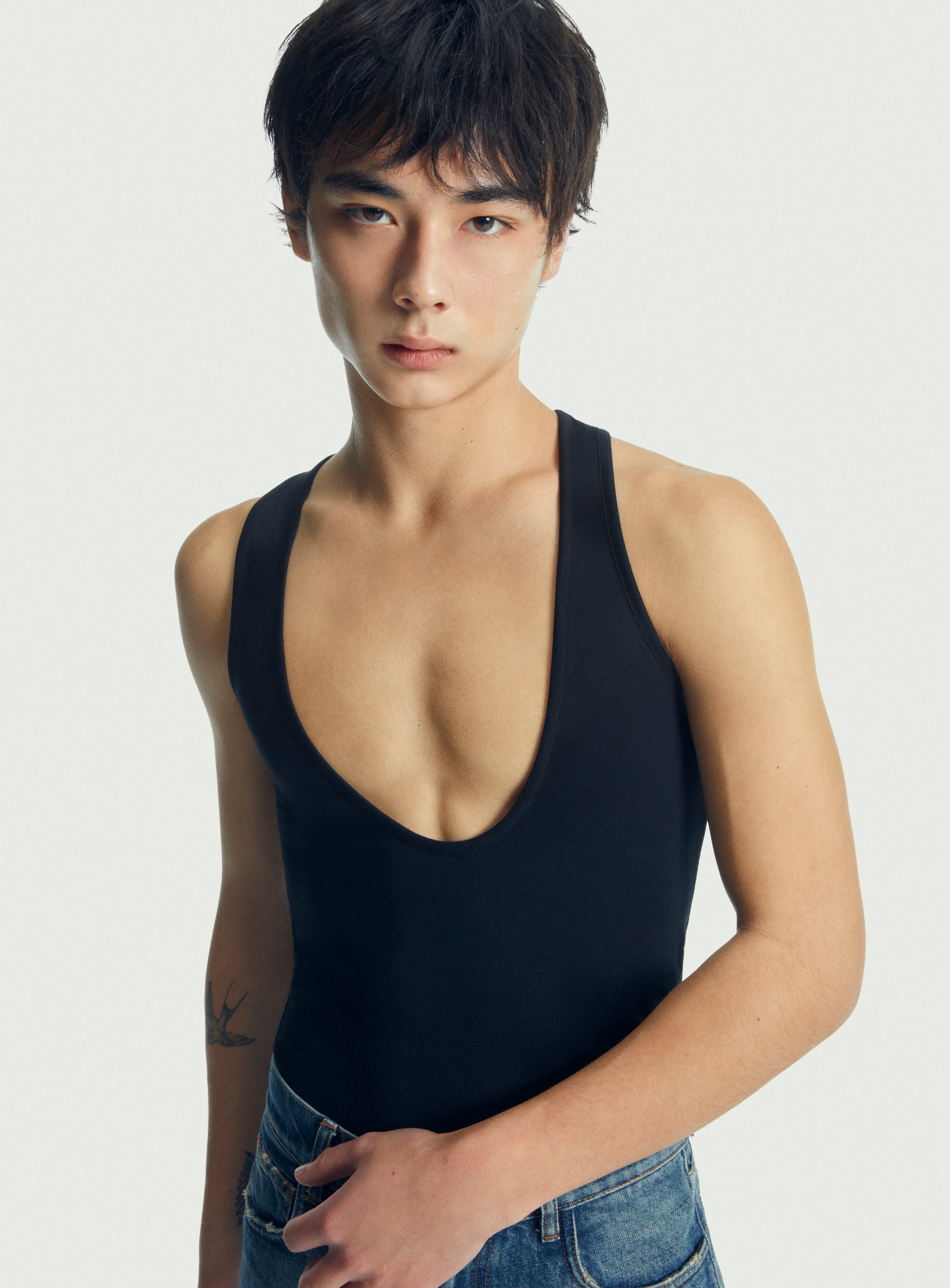 Deep Cut Tank Top Black