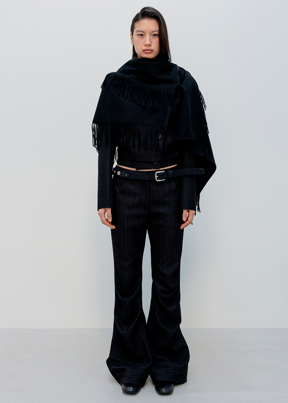 FRINGED ZIP SHAWL - BLACK