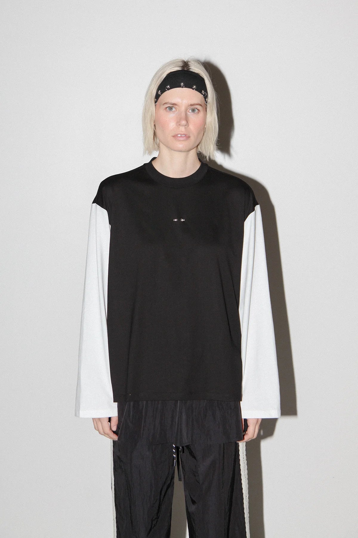 CONTRAST LONG SLEEVE BOX TEE - BLACK & WHITE