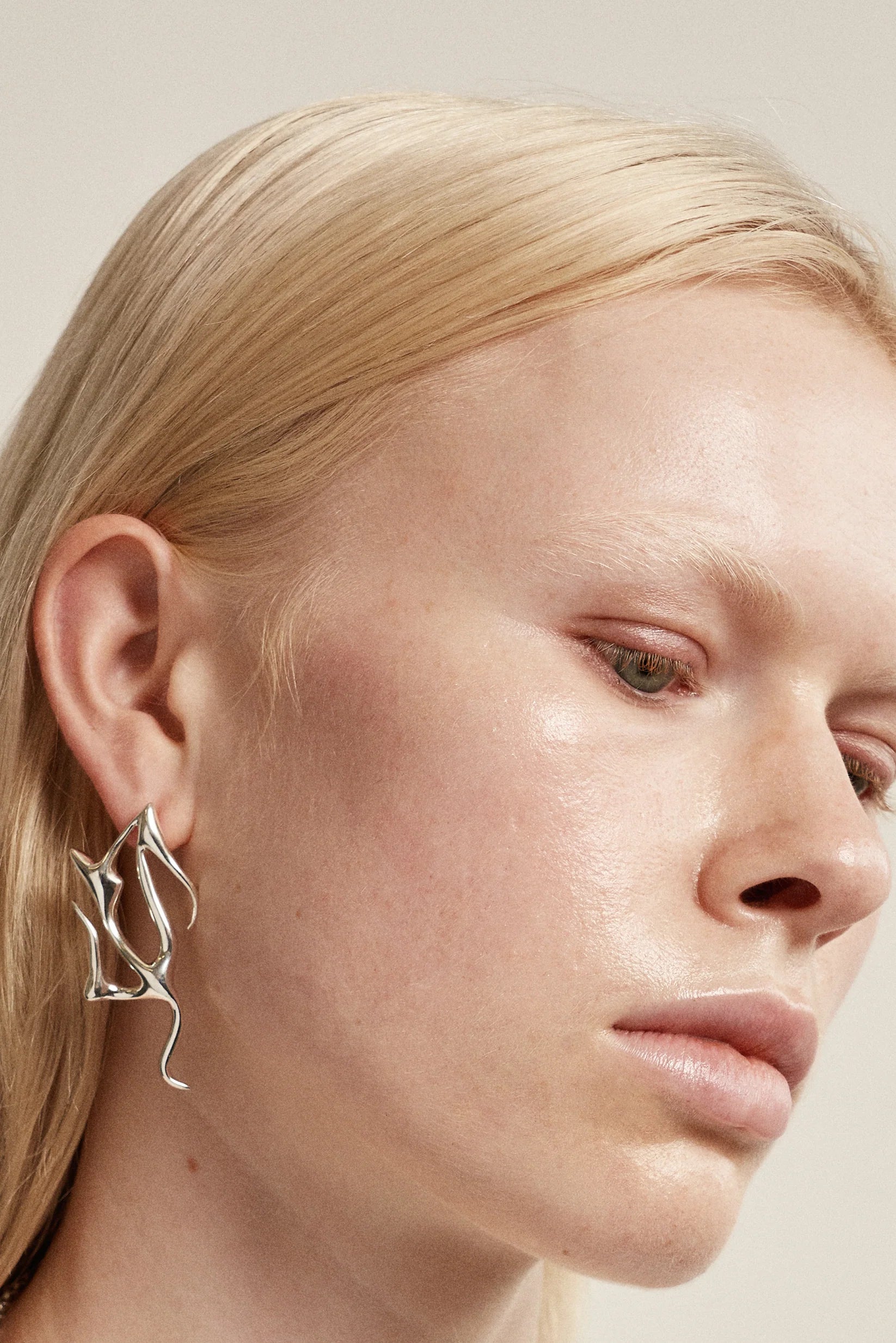 ANEMONE EARRING