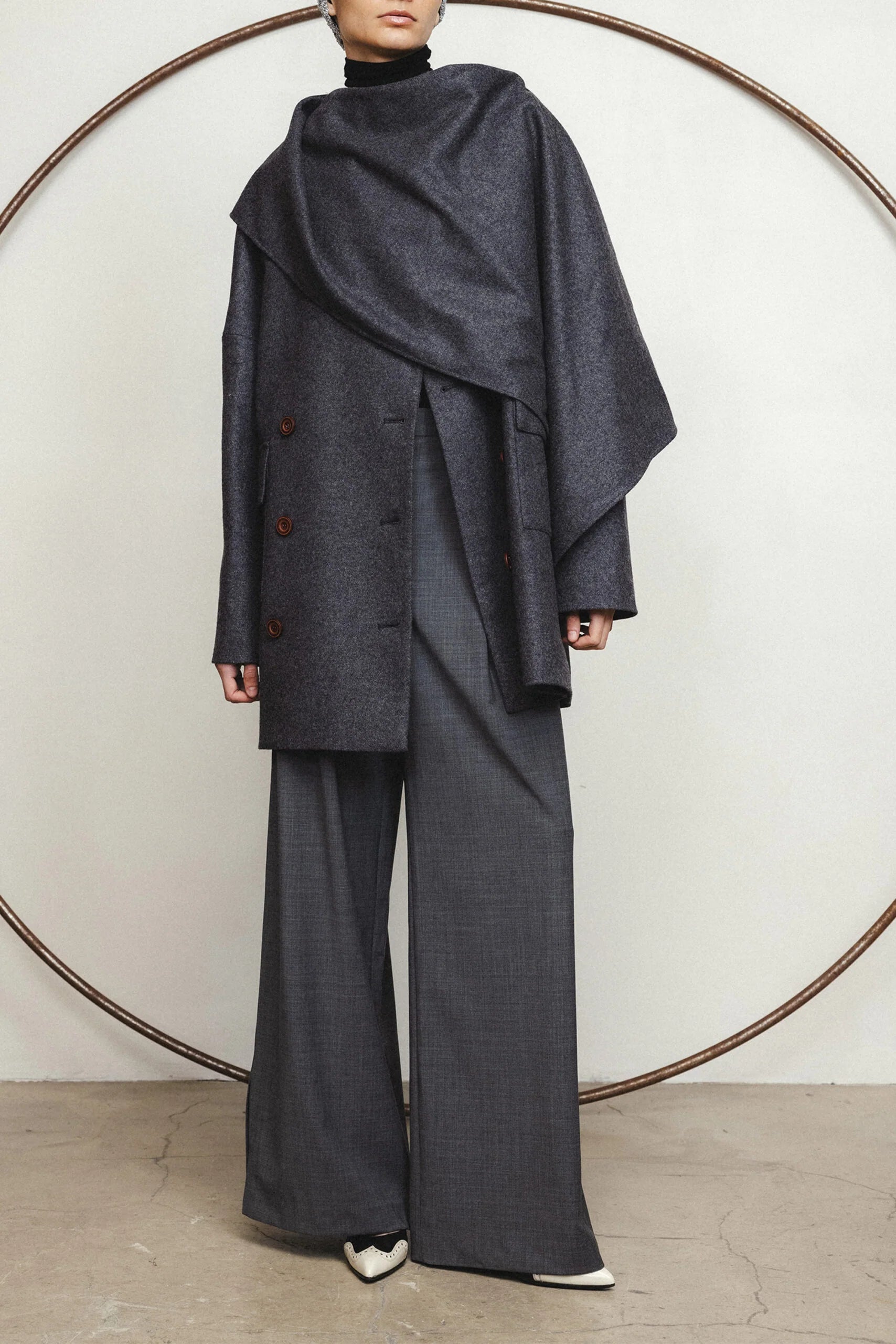 MANHATTAN DRAPE COAT
