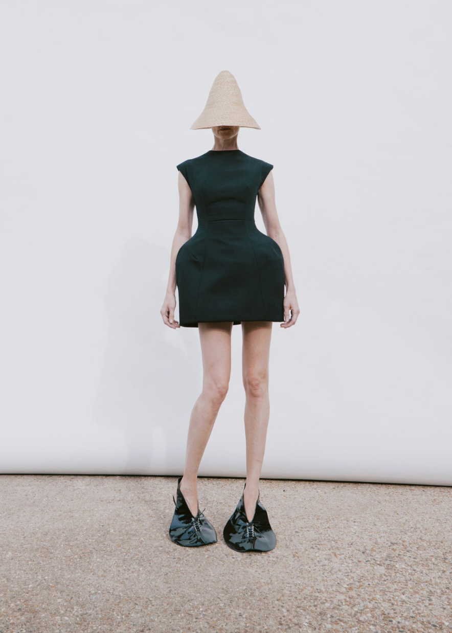Vestido Sculpted Swan de Cuello Cerrado