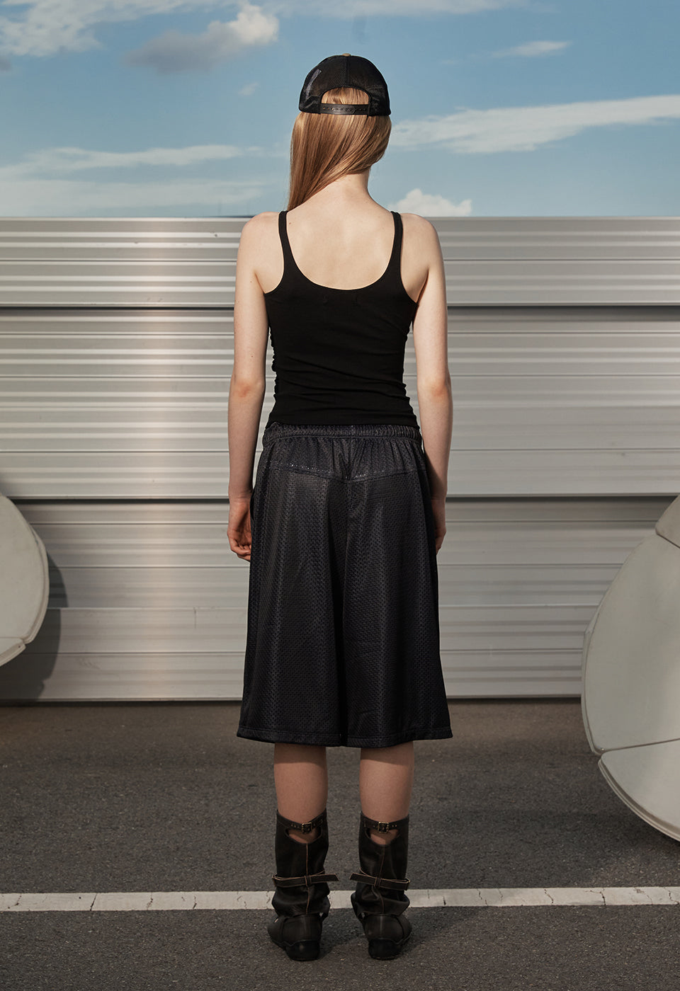 KNOTTED SLEEVELESS BLACK