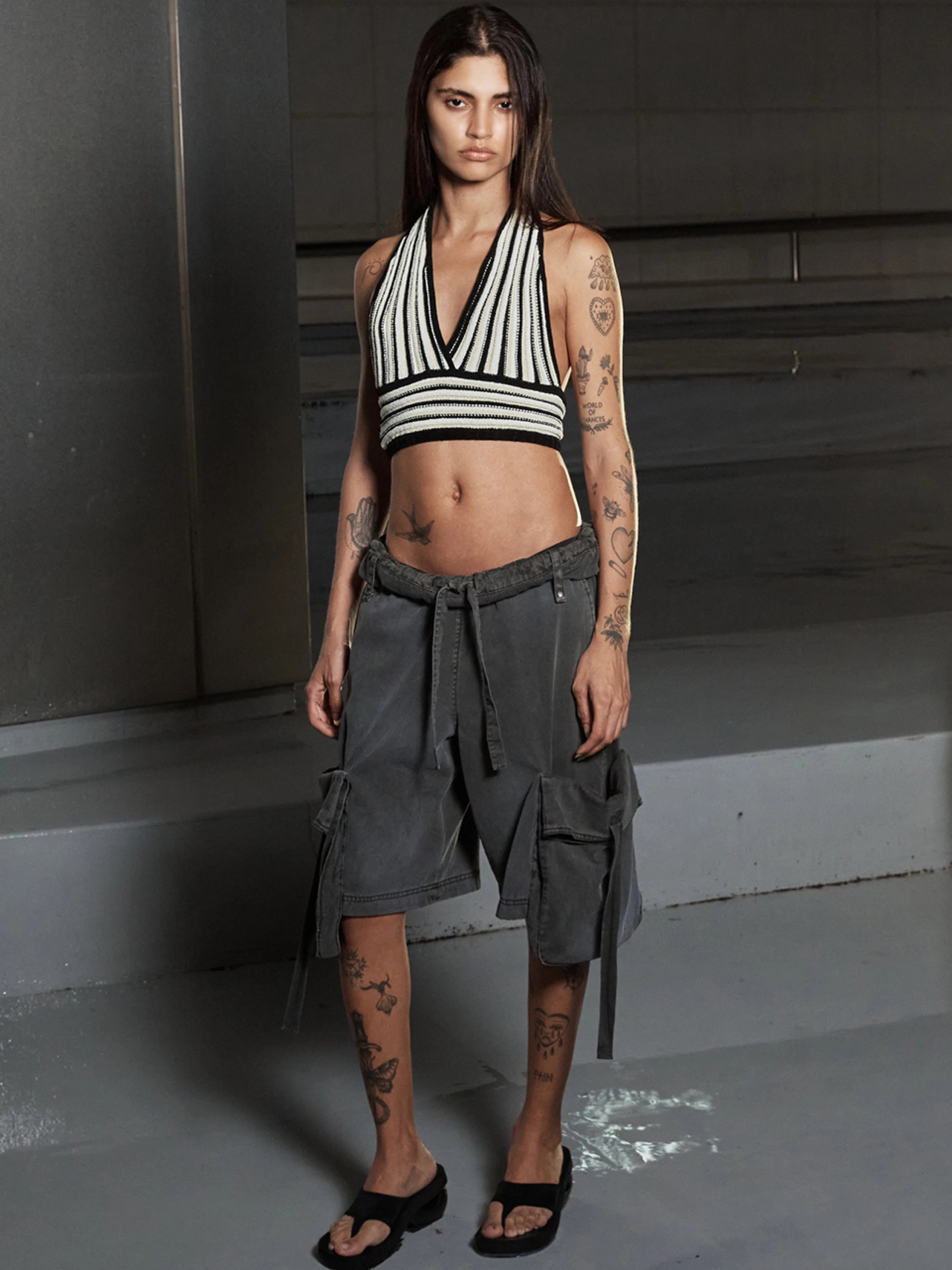 ROLLED WAIST CARGO SHORTS CHARCOAL