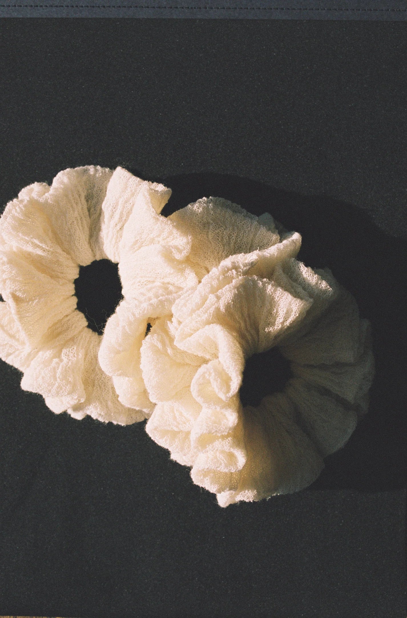 SAND SCRUNCHIE