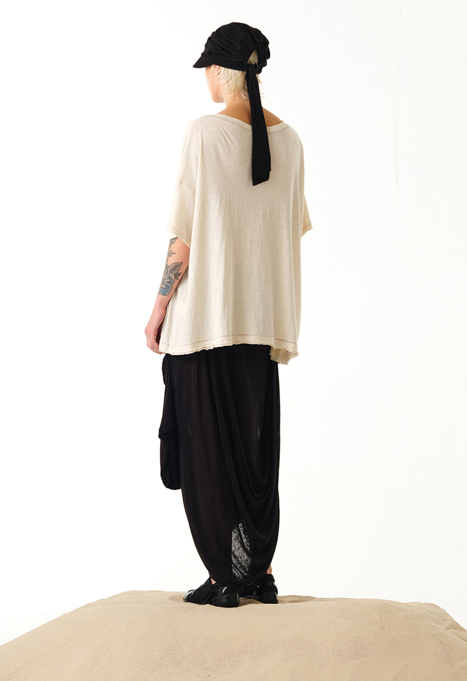 CROSS BAND MESH FLATS