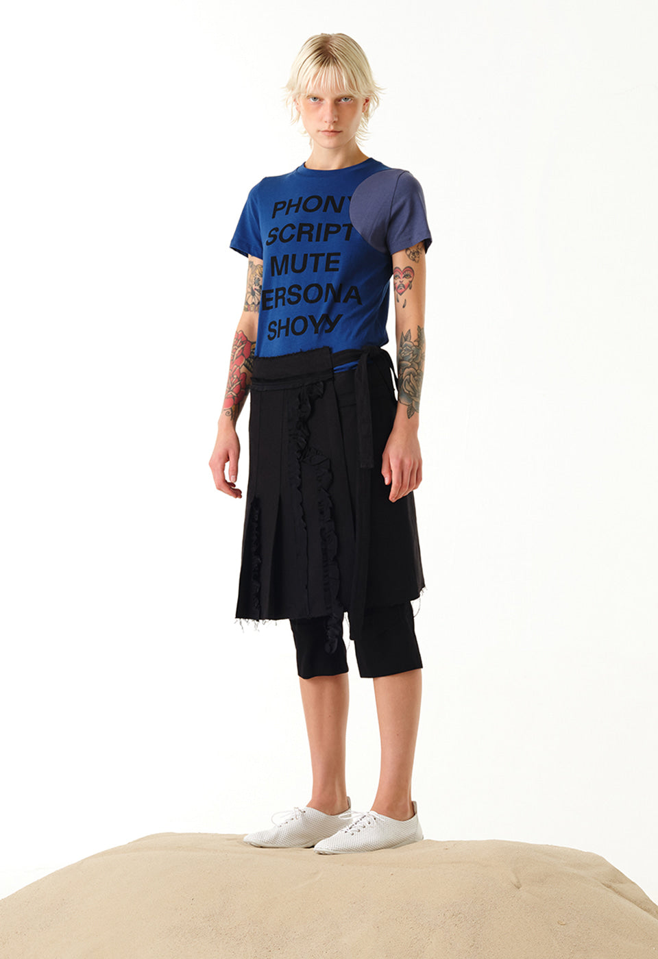 YY DOT TYPO TEE BLUE