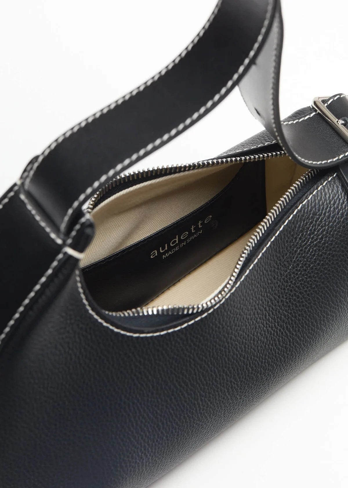 Petit Gondol Black Grained