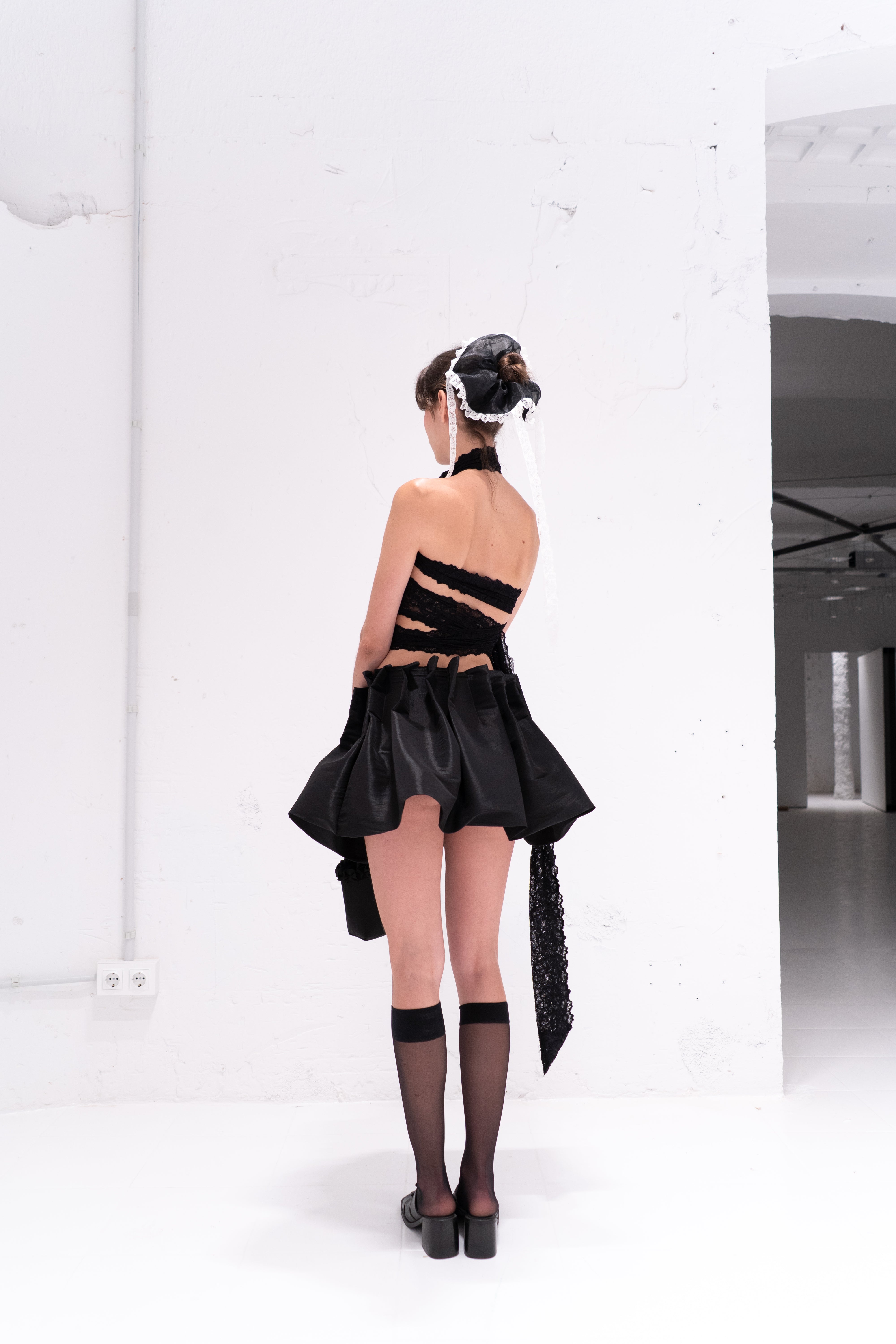 BLACK SKIRT "MINI GLOBO"