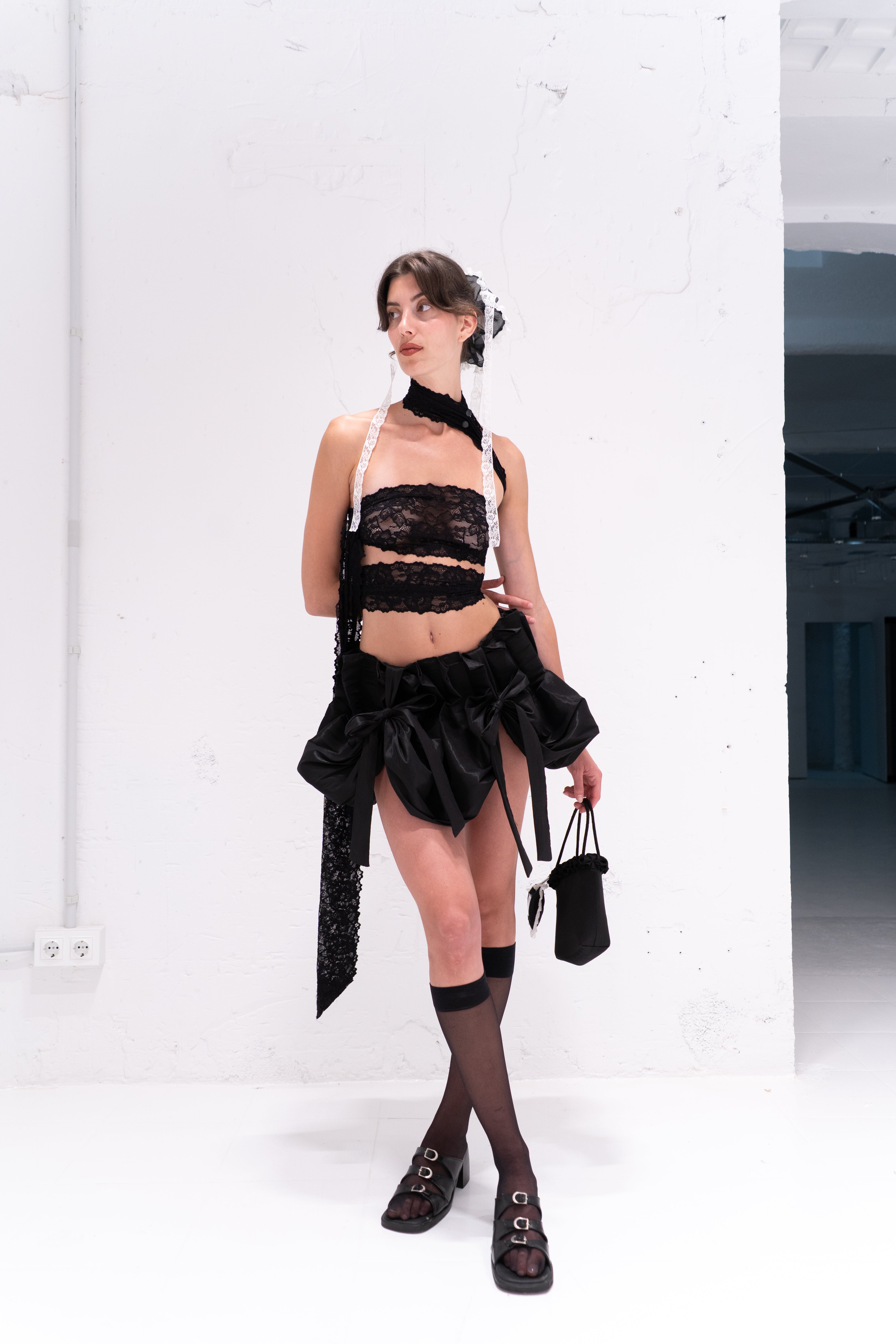 BLACK SKIRT "MINI GLOBO"