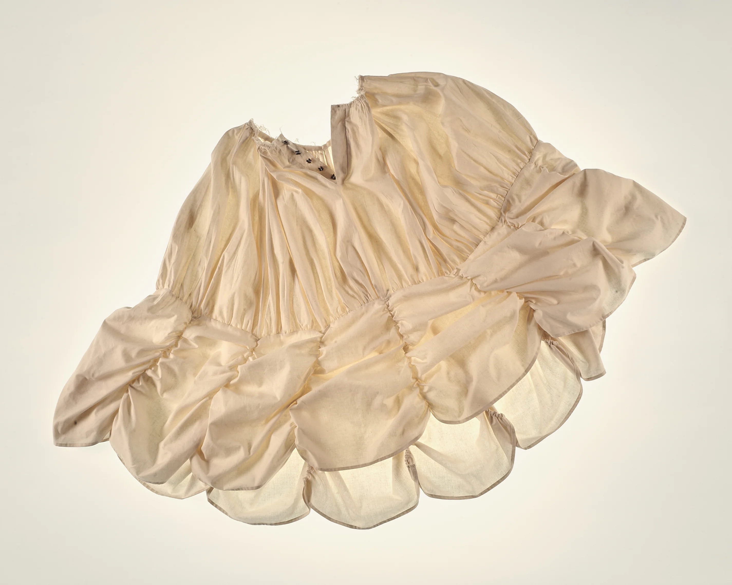 003-37 CURTAIN SKIRT