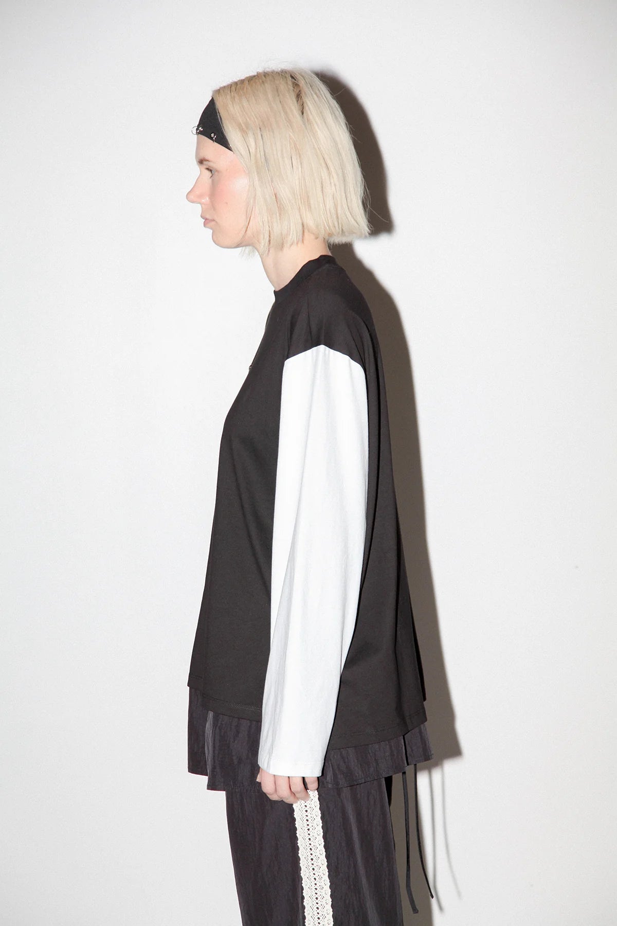 CONTRAST LONG SLEEVE BOX TEE - BLACK & WHITE