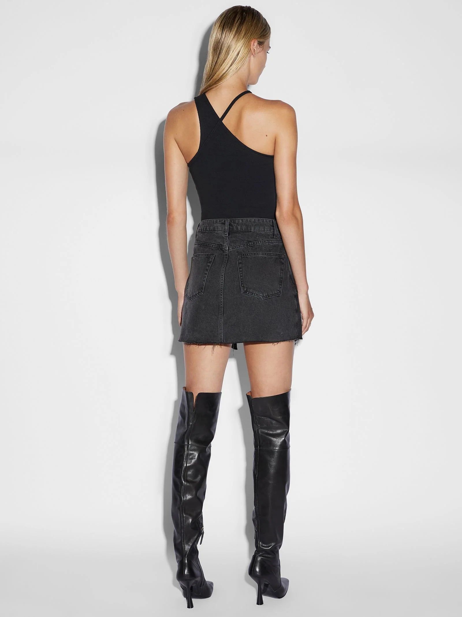 SCORE TANK BLACK