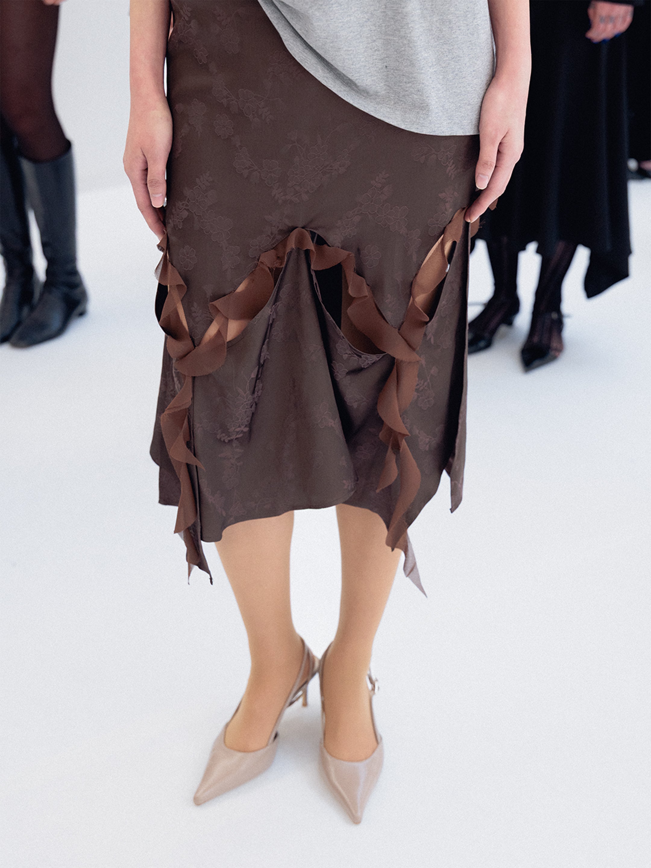 KIKKI CUT-OUT JAQUARD SKIRT