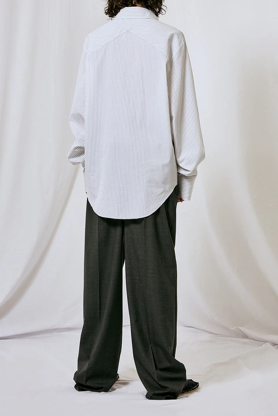 CUT COLLAR SHIRT