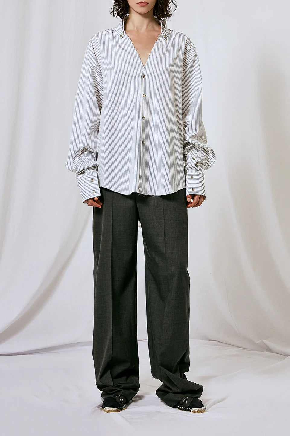 CUT COLLAR SHIRT