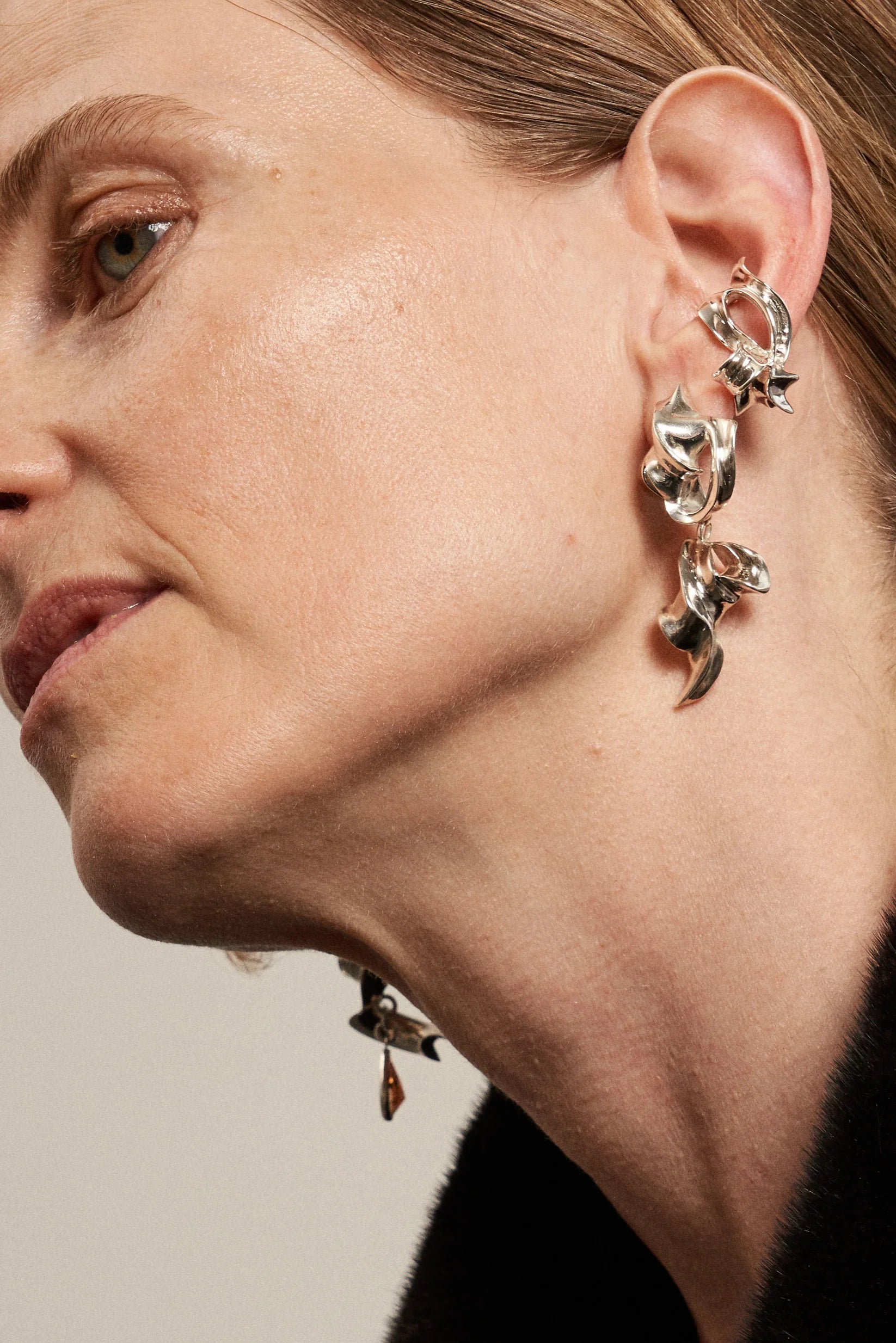 SHIFT EARRING