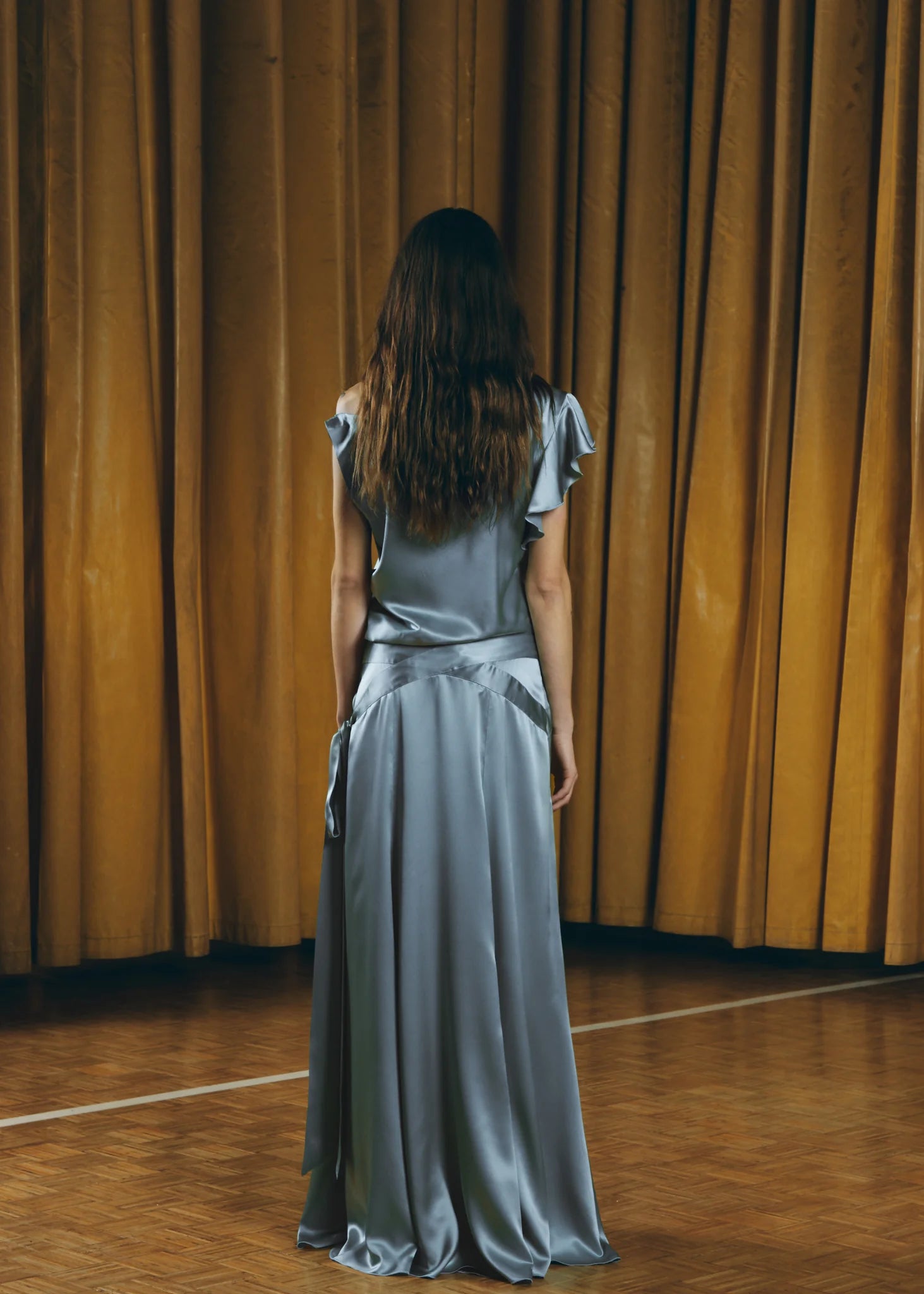 TWENTIES-STYLE BLUE SILK DRESS